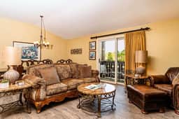 2BR- King- Pool/hot tub- 2-balconies- sleeps 6- near historic district - Image 4