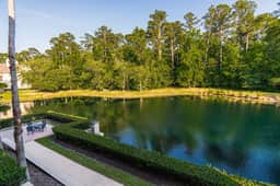 5201 luxury condo-balcony w/ close up water views-sleeps 6-pool/hot tub - Image 5