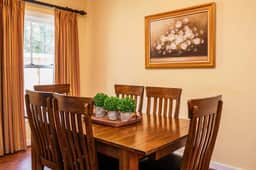 2-BR large private fenced courtyard-close to entrance & pool / hot tub - Image 4
