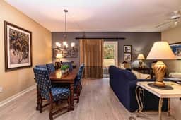6204-2 balcony-no carpet-full kitchen-W/D-cable-community pool-hot tub - Image 5