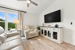 King beds -2 balconies-sleeper sofa-W/D-community pool & hot tub! - Image 2