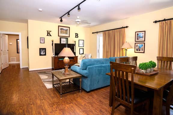 1-BR private courtyard- close to entrance & pool/hot tub- near beaches - Image 3