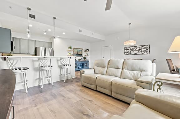 King beds -2 balconies-sleeper sofa-W/D-community pool & hot tub! - Image 1